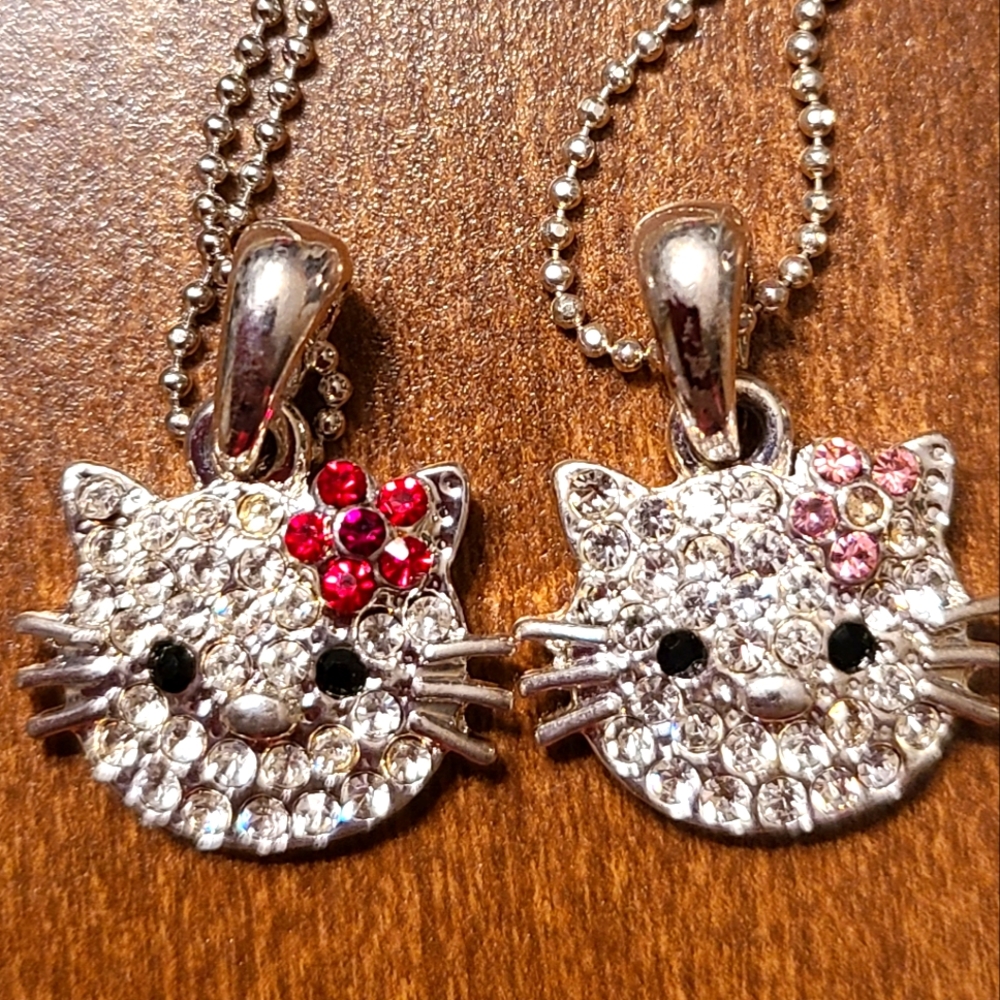 Hello Kitty necklace